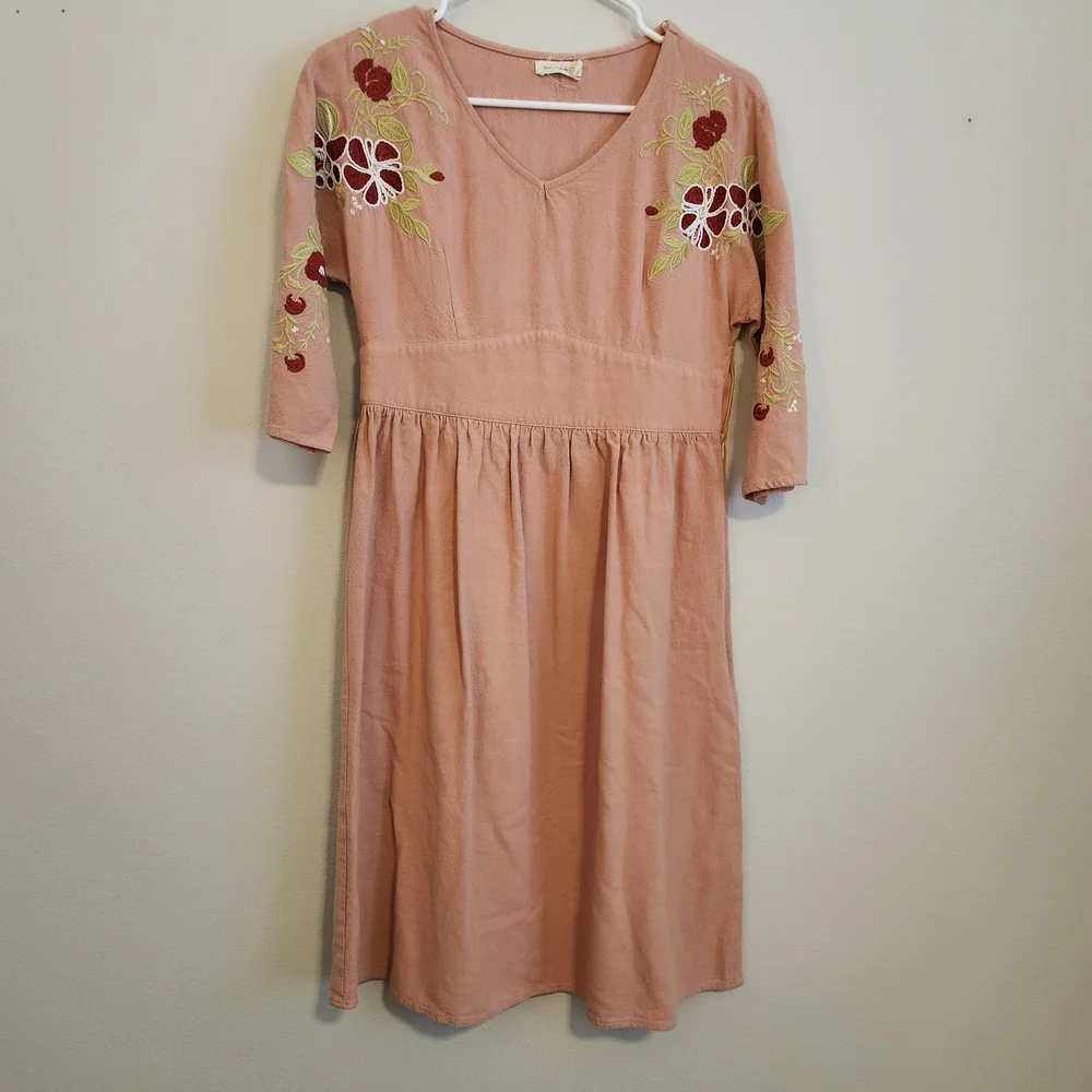 ROOLEE Small Embroidered Floral Midi Dress Blush Pink 3/4 Sleeve